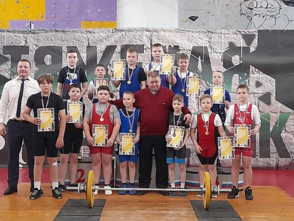 14 медалей Первенства города по тяжёлой атлетики у юношей из клуба &quot;Илья Муромец&quot;