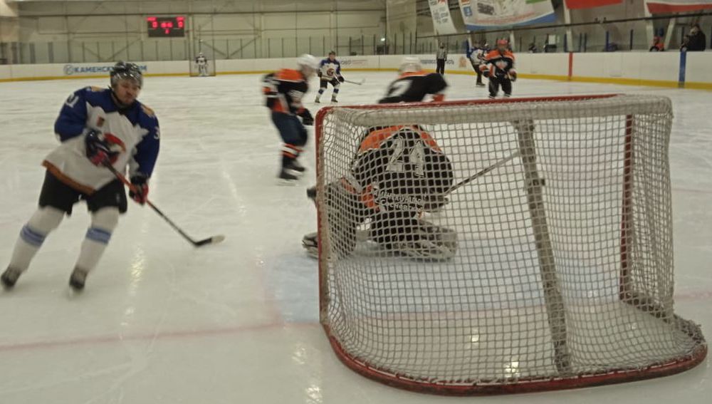 «Металлург» улучшает позицию