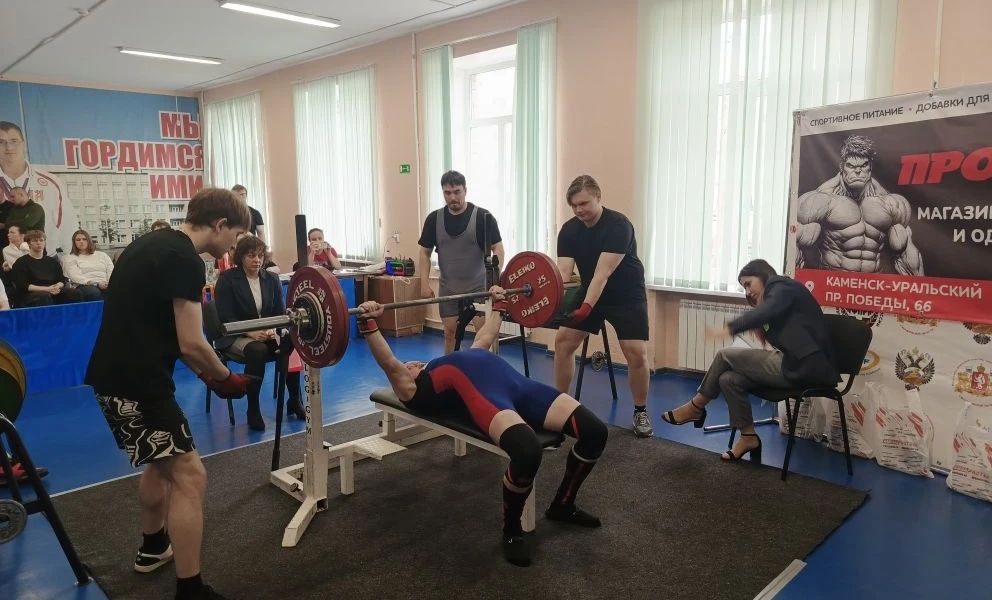 Сильны не только гирями