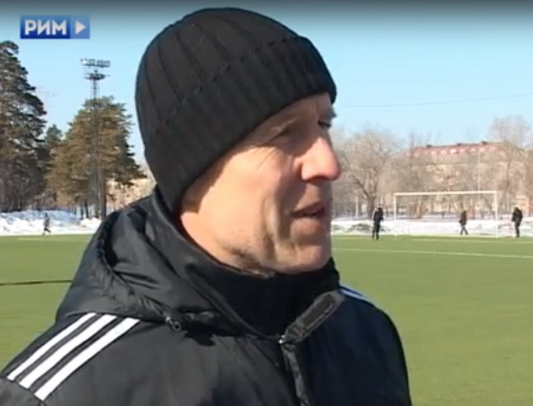 Владимир Федотов, тренирующий сейчас команду высшего дивизиона чемпионата России "Сочи", в 2015 с "Синарой" выиграл Суперкубок области