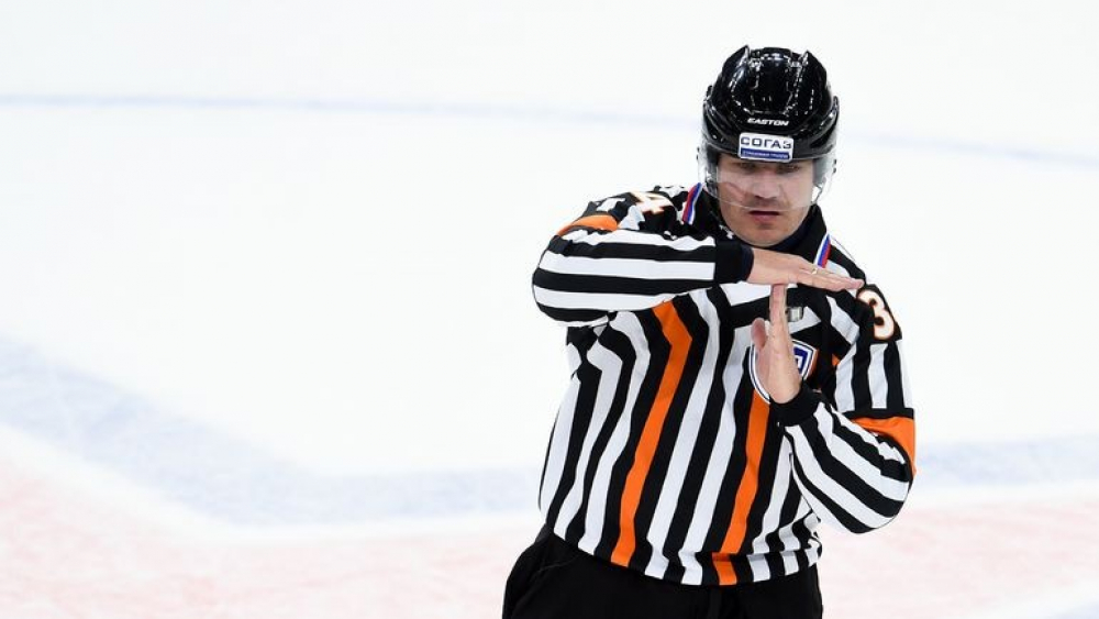 Хоккейное первенство в Каменске-Уральском берет тайм-аут