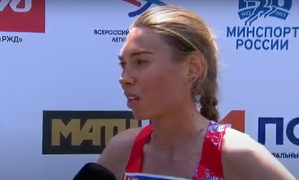 Анна Тропина дает интервью после победного финиша на чемпионате России