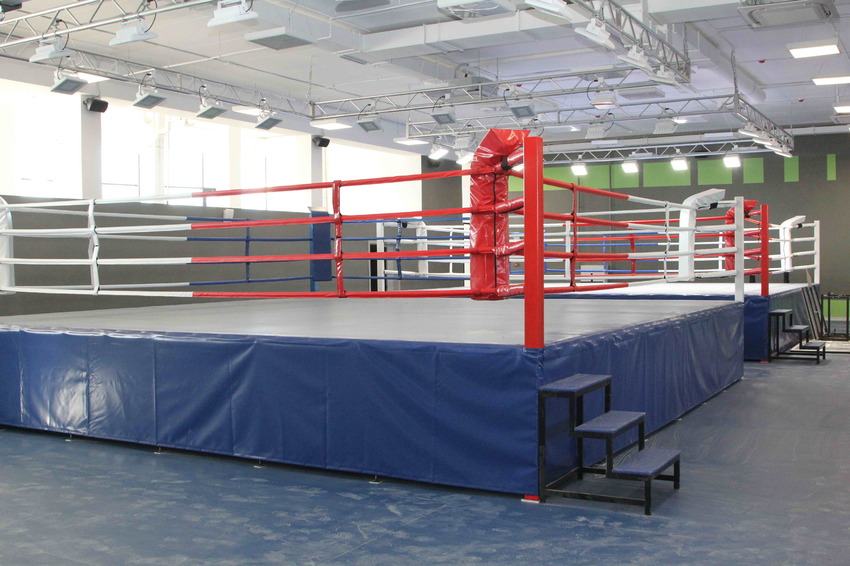 Один из рингов, который уже устроен в Центре бокса