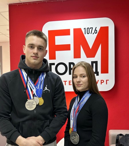 Илья Скутин со своей коллегой по команде Анной Якушевой, которой так же присвоено звание КМС.