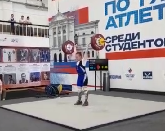 Аркадий Луппов берет чемпионский вес