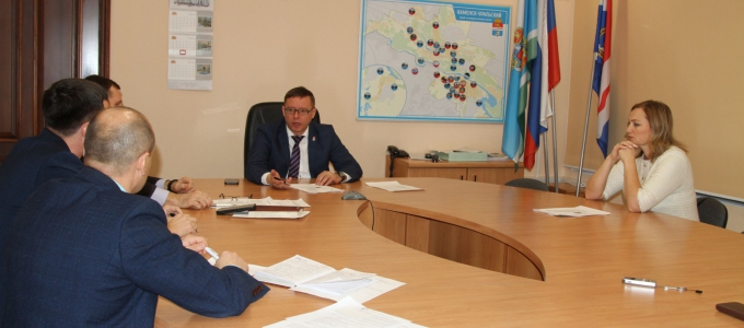 На совещании у главы города Алексея Герасимова поддержали новую идею финансирования строительства бассейна в Каменске