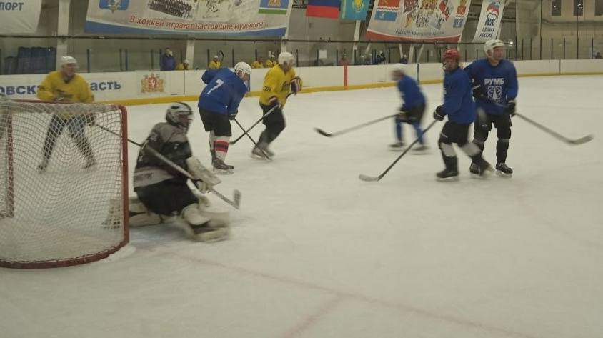 Почтамцев забивает, «Темп» выигрывает