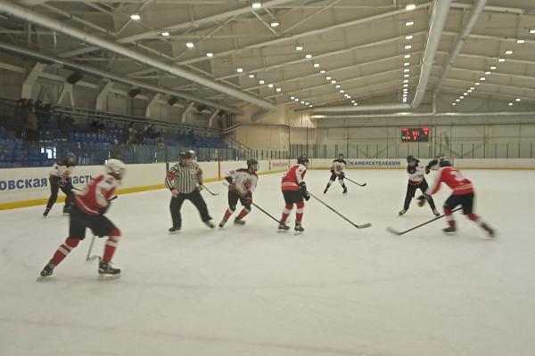 «Уралец» побеждает в серии буллитов