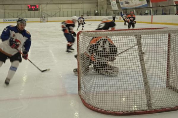 «Металлург» улучшает позицию