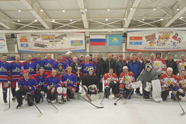 Почтили память