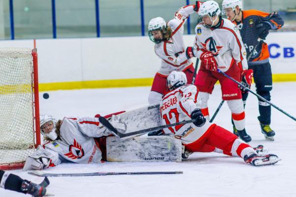 «Авто» устремляется в погоню за «Синарой»