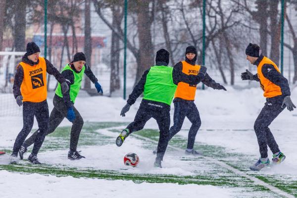 Поражение под аккомпанемент снега