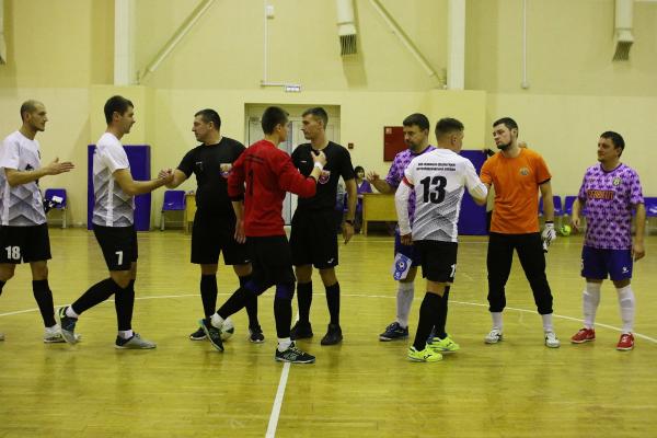 Каменские команды стартовали в чемпионате области по мини-футболу.