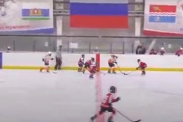 Хоккейный «Уралец» проиграл в домашнем матче первенства ДЮСШ…