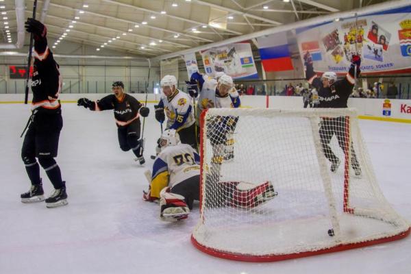 Хоккейная «Синара» из Каменска-Уральского одержала трудную победу в…