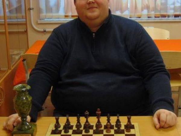 Евгений Фролов стал победителем в Чемпионате Каменска-Уральского по молниеносным шахматам
