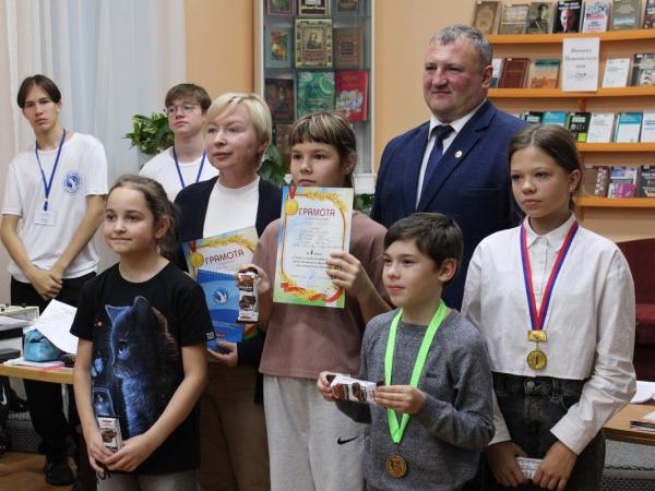 В городской библиотеке прошло лично-командное первенство города по русским шашкам