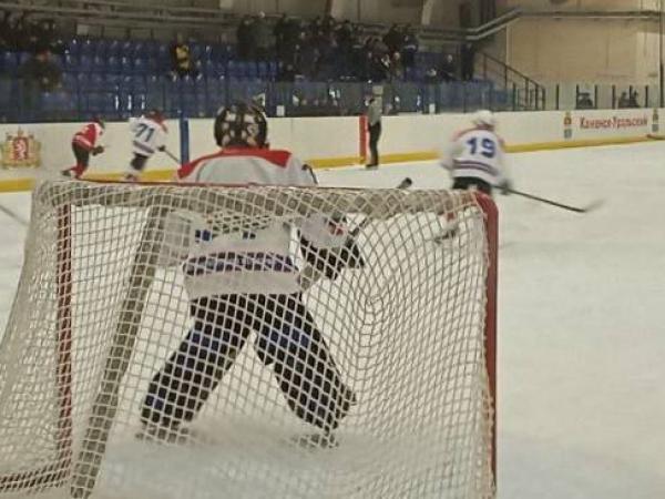 «Уралец» уступил «Уралу»