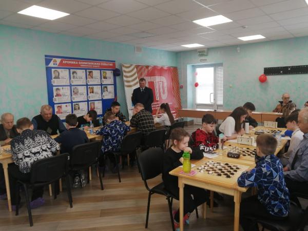 Вячеслав Андросенко стал чемпионом Каменска-Уральского по шашкам