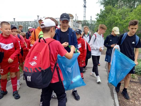 Спортсмены школы олимпийского резерва Каменска-Уральского вышли на субботники