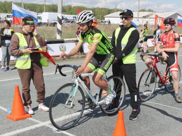 Открытое первенство Каменска-Уральского по велоспорту стало шикарным чемпионатом УрФО