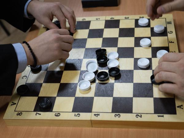 В Каменске-Уральском определили лучших в открытом Кубке города по шашкам памяти Николая Исаева