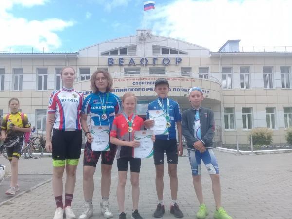 Молодые спортсмены из Каменска-Уральского завоевали три медали на первенстве области по велоспорту