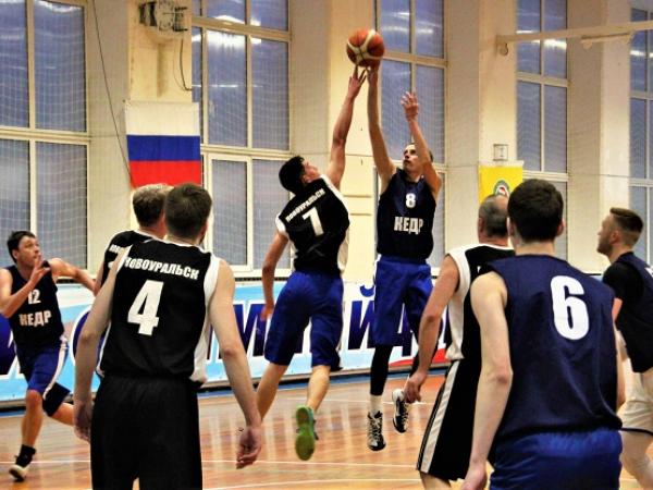 Каменская «Энергия» крупно проиграла фавориту первенства области по баскетболу