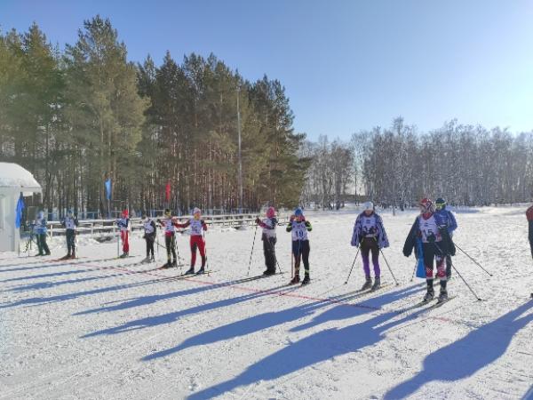 В Каменске-Уральском прошла традиционная лыжная гонка памяти Владимира Тугаринова.