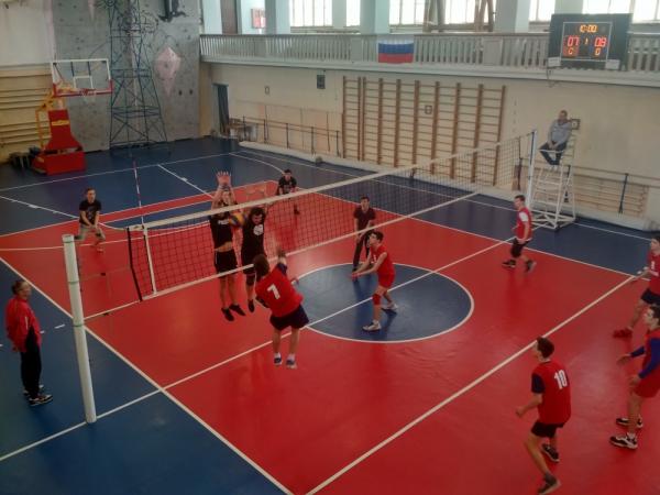 В Каменске-Уральском определили победителя волейбольного турнира, посвященного Дню защитника Отечества