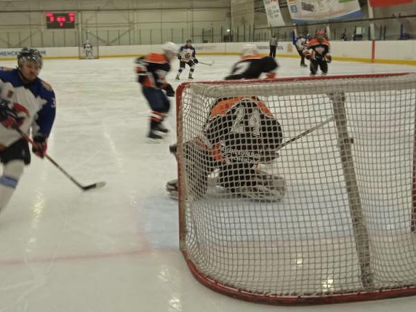 «Металлург» улучшает позицию