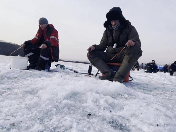 Почти десять килограммов рыбы поймали участники необычных соревнований в Каменске-Уральском