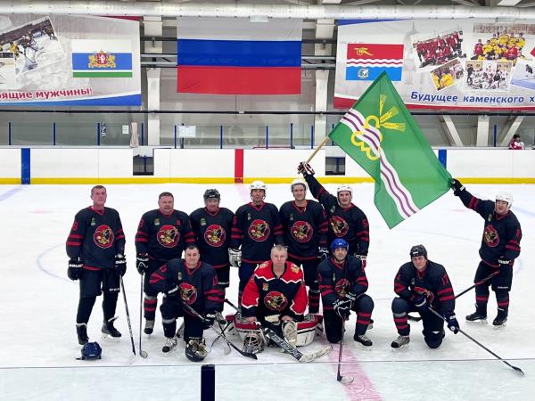 «Спарта» завоевала серебро первенства Каменска-Уральского по хоккею