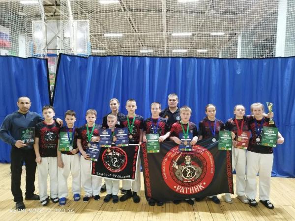 Спортсмены спортивного клуба "Ратник" - медалисты первенства по рукопашному бою в Ревде