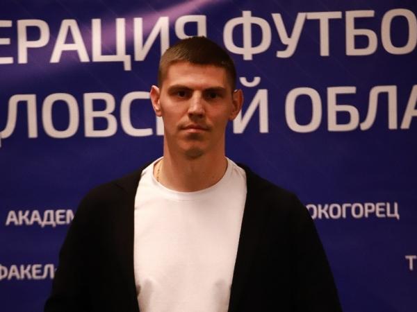 Лучший футбольный защитник области играет в «Синаре»