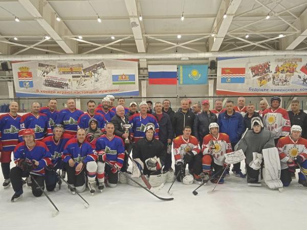 Почтили память