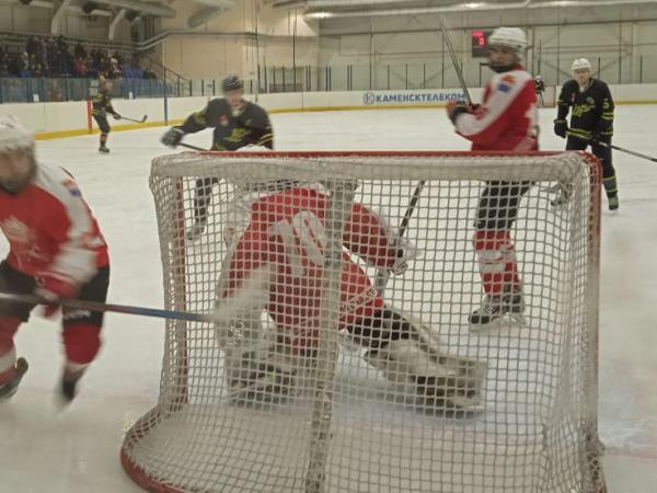 Хоккеисты УПКБ «Деталь» укрепляют лидерство