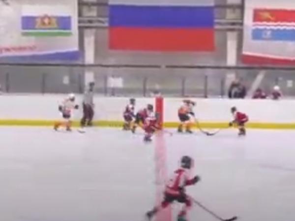 Хоккейный «Уралец» проиграл в домашнем матче первенства ДЮСШ Свердловской области по хоккею